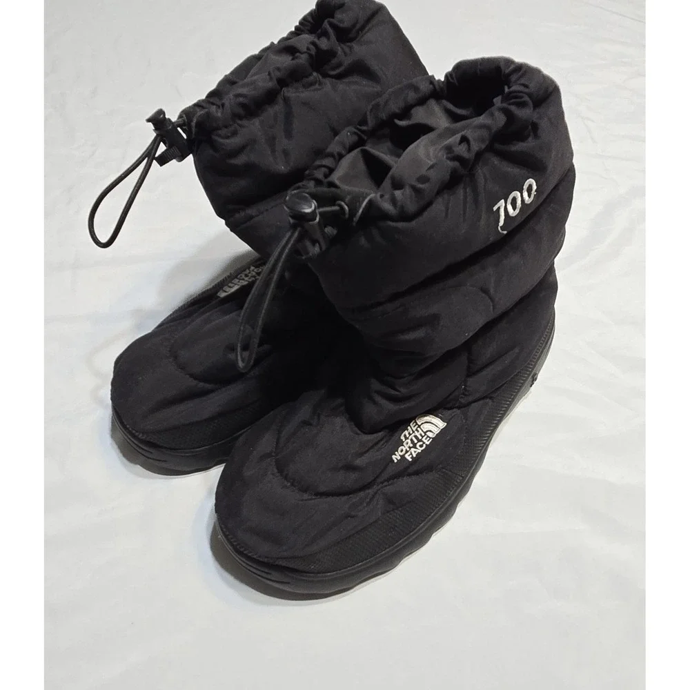 The North Face Nuptse Traction 700 Down Booties Black Womens 8 Water Resist Warm